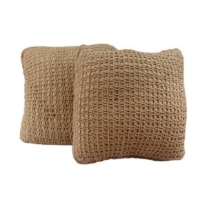 Almofada tricô bege com textura geométrica. Elegância natural e aconchego para ambientes sofisticados.