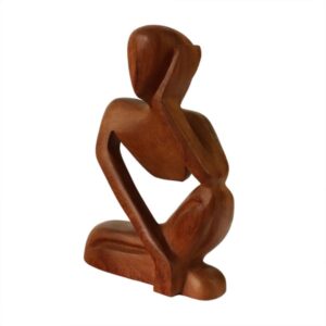 Escultura contemplativa em madeira maciça entalhada à mão. Arte minimalista e orgânica que adiciona charme e sofisticação à decoração de interiores.
