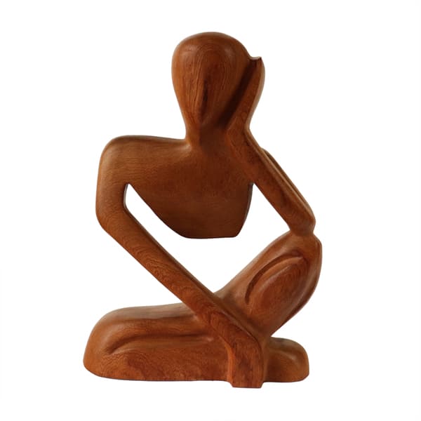 Escultura contemplativa em madeira maciça entalhada à mão. Arte minimalista e orgânica que adiciona charme e sofisticação à decoração de interiores.