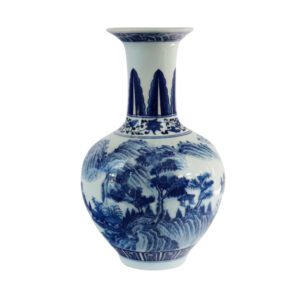 Vaso decorativo em porcelana com pintura azul de paisagem natural e acabamento esmaltado brilhante. Peça clássica e elegante para ambientes sofisticados.