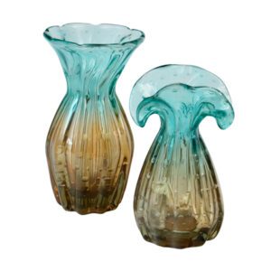 Vaso Murano Azul Turquesa com acabamento ondulado e detalhes em bolhas, perfeito para compor decorações sofisticadas.