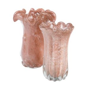 Vaso Murano Rosa, com acabamento ondulado e detalhes em bolhas, ideal para dar um toque sofisticado e artesanal à decoração.