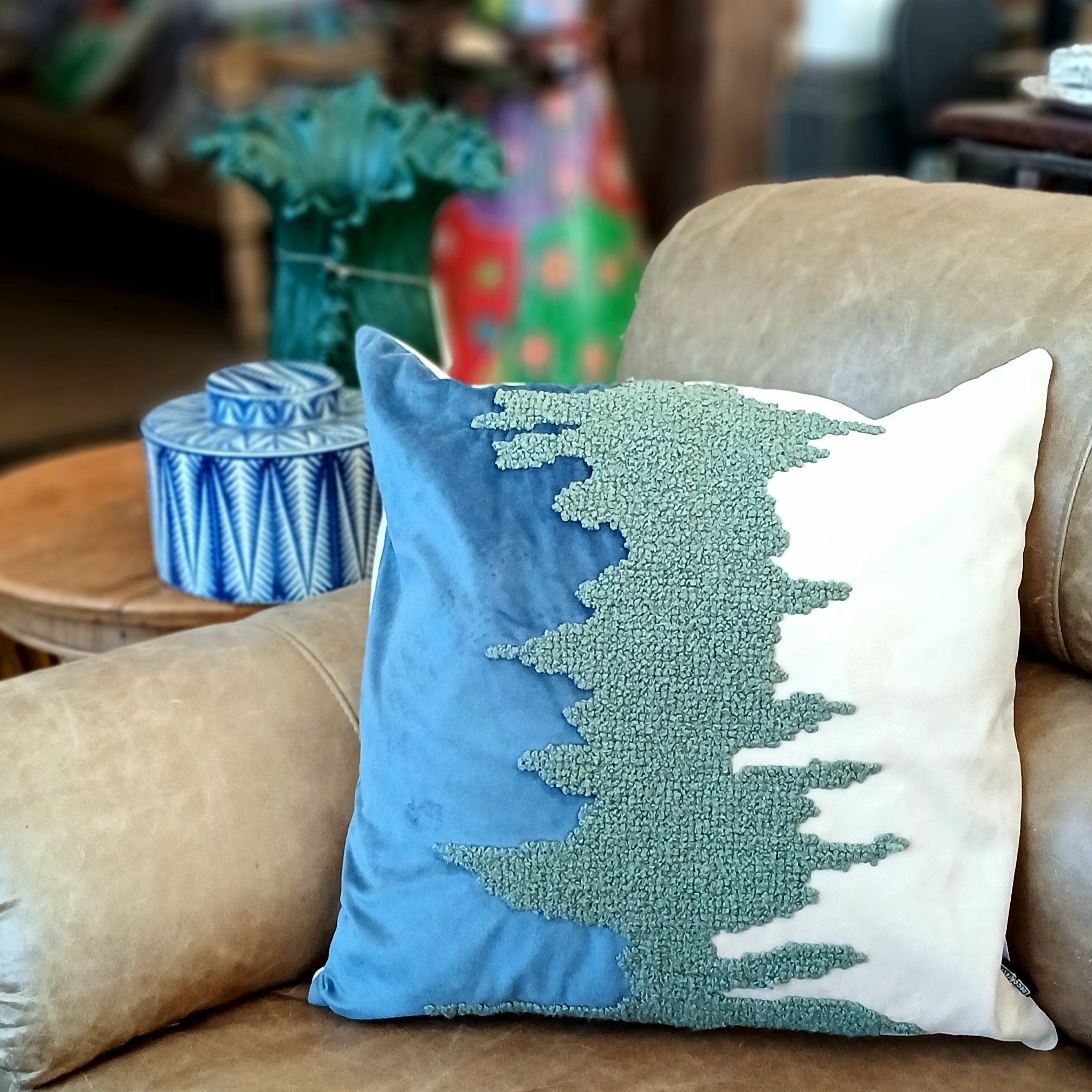 Almofada Decorativa Azul e Bege - Imagem 2